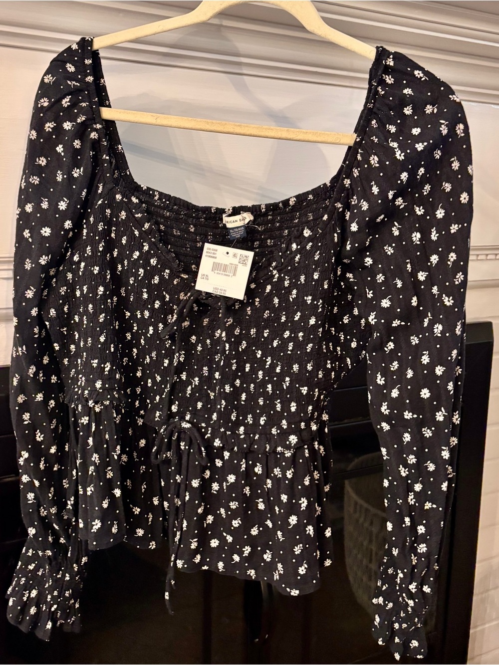 American Eagle black floral blouse XL